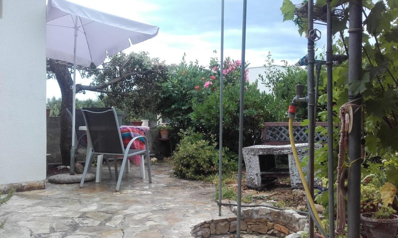 Apartmani Rosanda 2 Petrčane Exterior foto